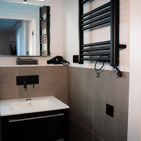 Black Wood Tiny House In - Eifel Escape Lägenhet